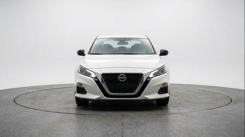 Glacier White 2025 Nissan Altima SV FWD