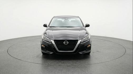 Super Black 2025 Nissan Altima SV FWD