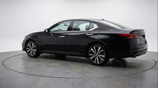 Super Black 2025 Nissan Altima SV FWD