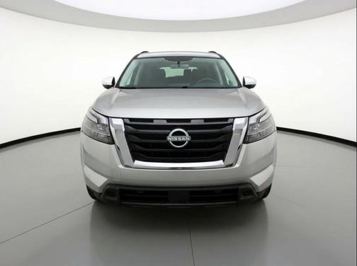 Brilliant Silver Metallic 2025 Nissan Pathfinder SV 4WD