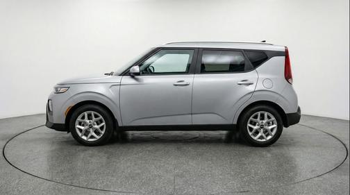 Steel Gray 2025 Kia Soul LX