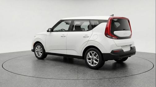 Snow White Pearl 2025 Kia Soul LX