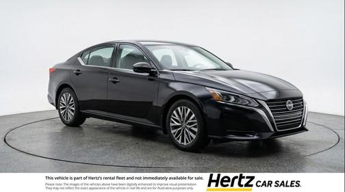 Super Black 2025 Nissan Altima SV FWD