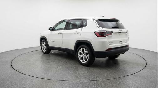 Bright White Clearcoat 2025 Jeep Compass Latitude