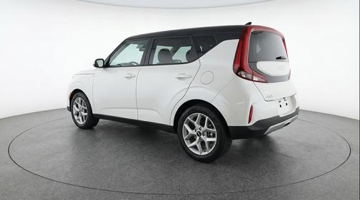 Snow White Pearl 2025 Kia Soul LX