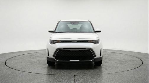Snow White Pearl 2025 Kia Soul LX