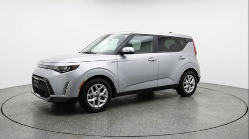 Steel Gray 2025 Kia Soul LX