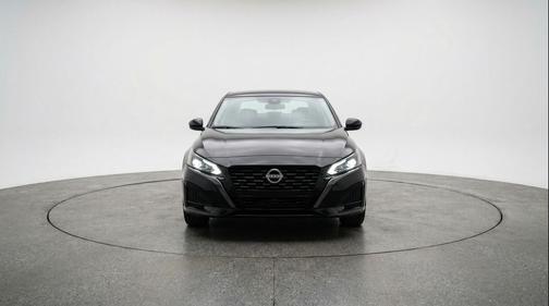 Super Black 2025 Nissan Altima SV FWD