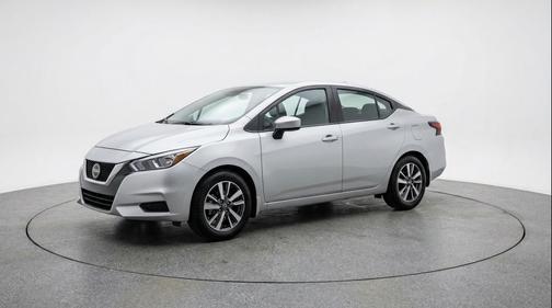 Brilliant Silver Metallic 2025 Nissan Versa 1.6 SV