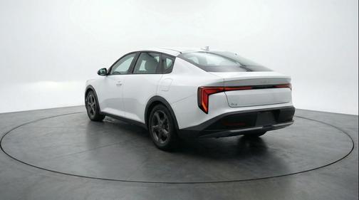 Snow White Pearl 2025 Kia K4 LXS