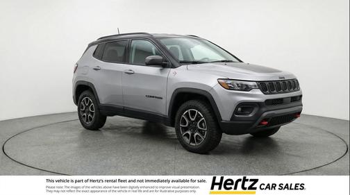 Silver Zynith Metallic Clearcoat 2025 Jeep Compass Trailhawk