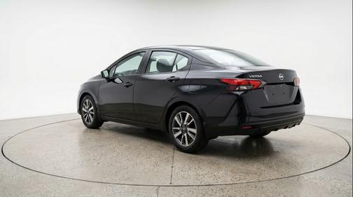 Super Black 2025 Nissan Versa 1.6 SV