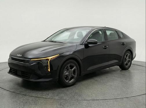 Aurora Black Pearl 2025 Kia K4 LXS