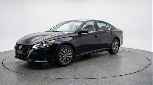 Super Black 2025 Nissan Altima SV FWD