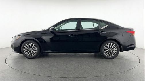 Super Black 2025 Nissan Altima SV FWD