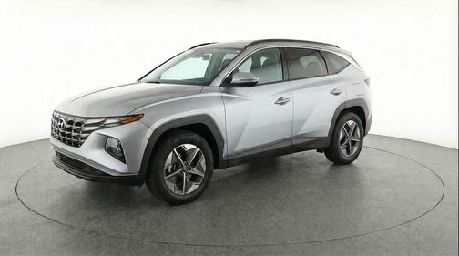 Shimmering Silver 2025 Hyundai TUCSON SEL