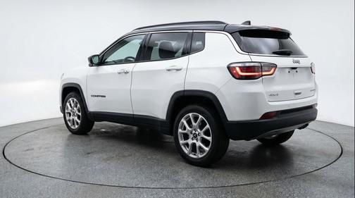 Bright White Clearcoat 2025 Jeep Compass Limited