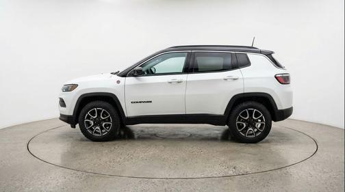 Bright White Clearcoat 2025 Jeep Compass Trailhawk