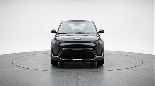Fusion Black 2025 Kia Soul LX