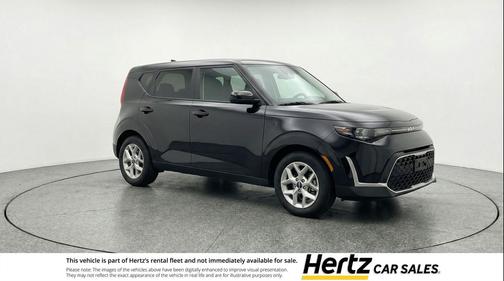 Fusion Black 2025 Kia Soul LX