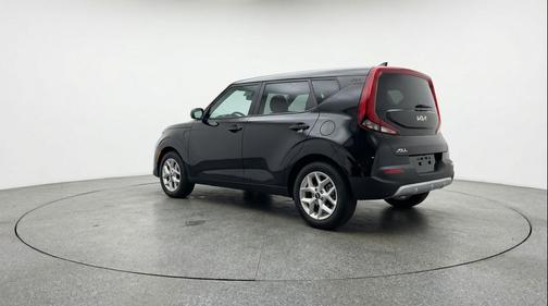 Fusion Black 2025 Kia Soul LX