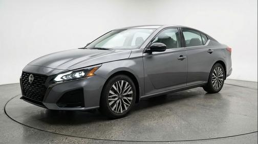 Gun Metallic 2025 Nissan Altima SV FWD