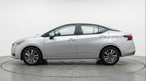 Brilliant Silver Metallic 2025 Nissan Versa 1.6 SV