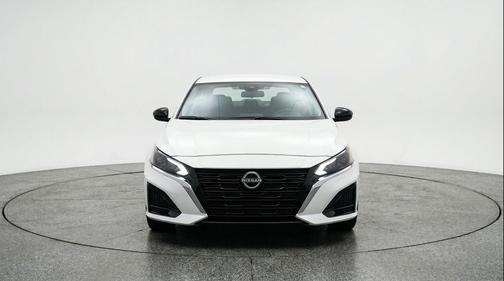Glacier White 2025 Nissan Altima SV FWD