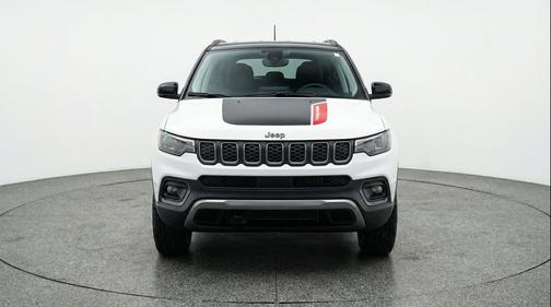 Bright White Clearcoat 2025 Jeep Compass Trailhawk