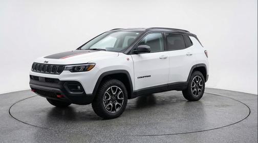 Bright White Clearcoat 2025 Jeep Compass Trailhawk