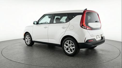 Snow White Pearl 2025 Kia Soul LX