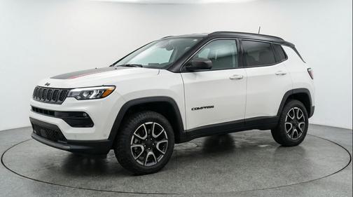 Bright White Clearcoat 2025 Jeep Compass Trailhawk