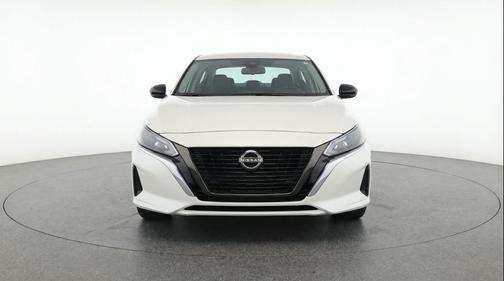 Glacier White 2025 Nissan Altima SV FWD
