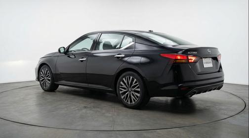 Super Black 2025 Nissan Altima SV FWD