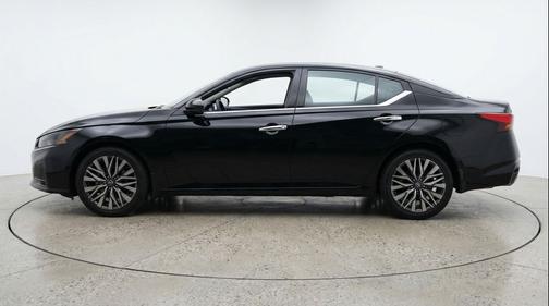 Super Black 2025 Nissan Altima SV FWD
