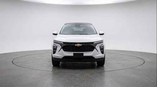 Summit White 2025 Chevrolet Trax LT
