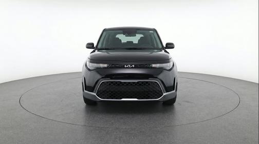 Fusion Black 2025 Kia Soul LX