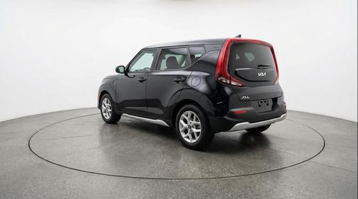 Fusion Black 2025 Kia Soul LX
