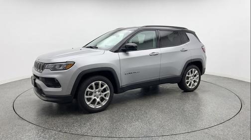 Silver Zynith Metallic Clearcoat 2025 Jeep Compass Limited