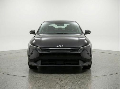 Aurora Black Pearl 2025 Kia K4 LXS