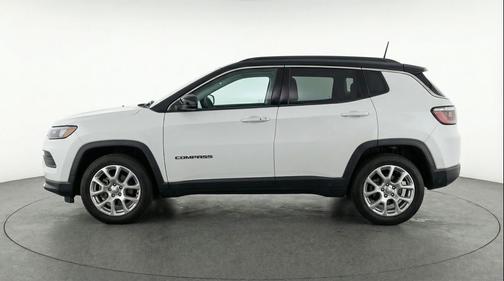 Bright White Clearcoat 2025 Jeep Compass Limited