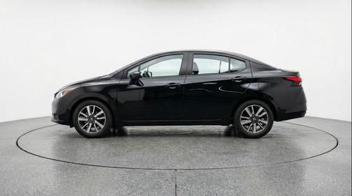 Super Black 2025 Nissan Versa 1.6 SV