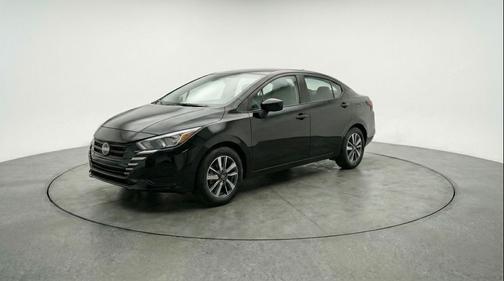 Super Black 2025 Nissan Versa 1.6 SV