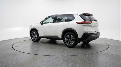 Everest White Pearl Tricoat 2025 Nissan Rogue SV
