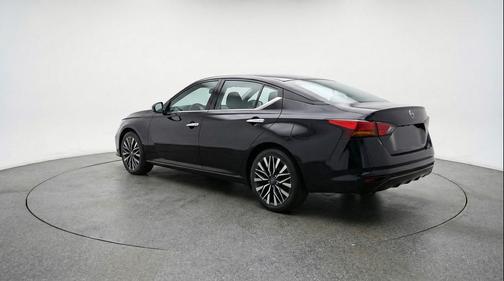 Super Black 2025 Nissan Altima SV FWD