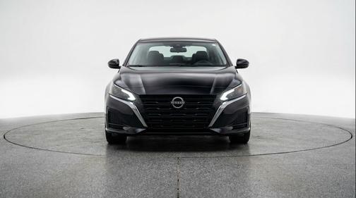 Super Black 2025 Nissan Altima SV FWD