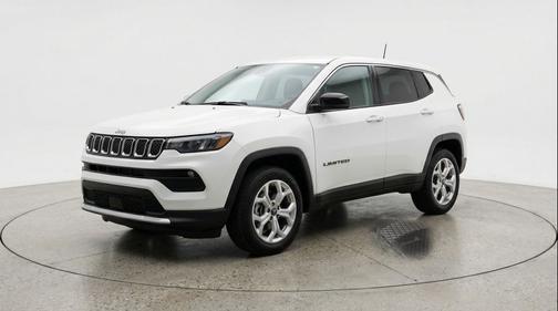 Bright White Clearcoat 2025 Jeep Compass Latitude