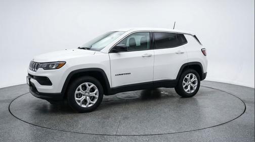 Bright White Clearcoat 2025 Jeep Compass Latitude