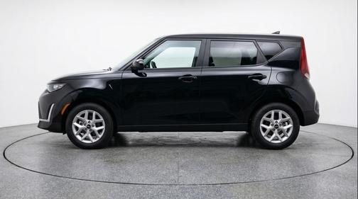 Fusion Black 2025 Kia Soul LX