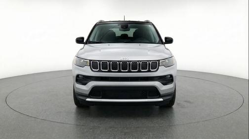 Silver Zynith Metallic Clearcoat 2025 Jeep Compass Limited